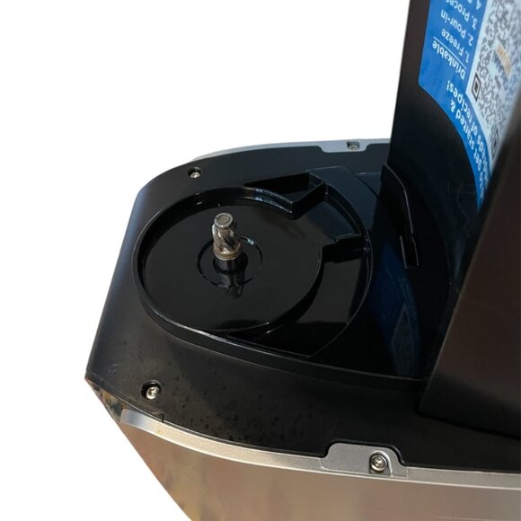 Ninja CREAMi XL Deluxe 11-in-1 Ice Cream and Frozen Treat Maker-NC501H-EUC! - Picture 8 of 13